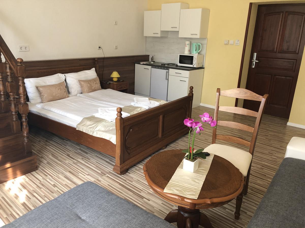 Mosoly Apartman Segedín Exteriér fotografie